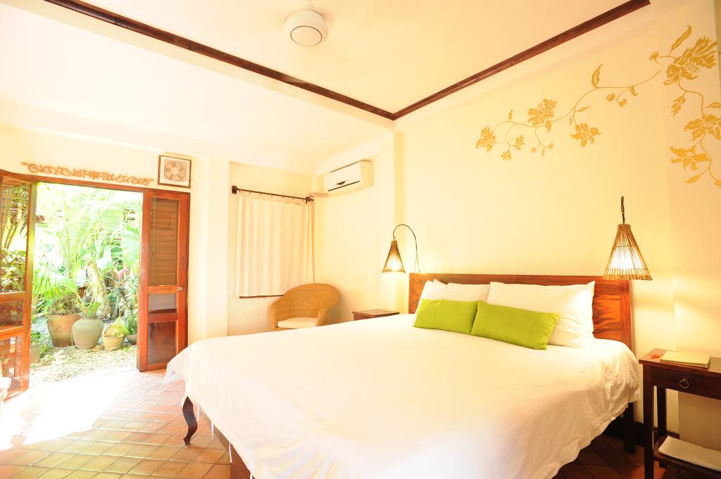 Triple Room with Garden View